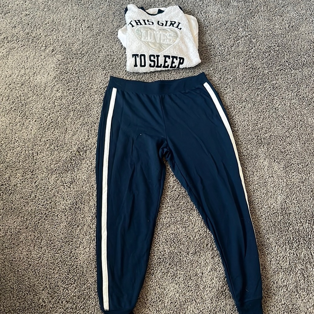 White and navy fluffy pj set